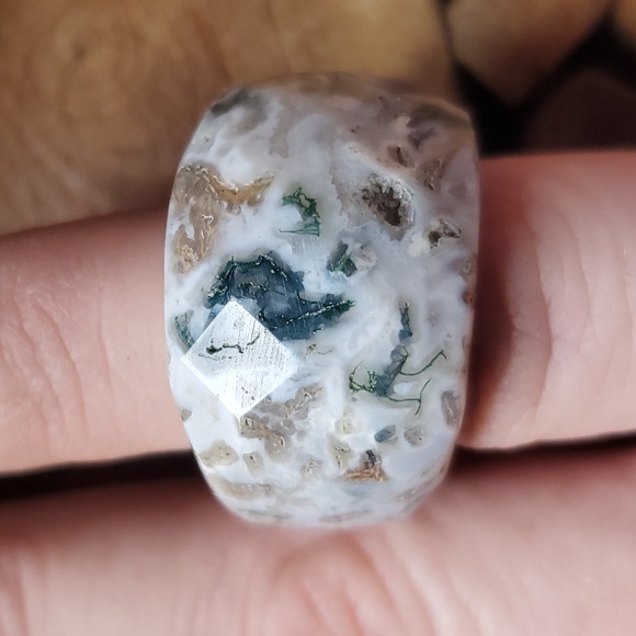 New Carved Faceted Natural Moss Agate Ring. - Picture 11 of 15